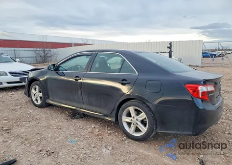 2012 Toyota Camry Base z USA, uszkodzony, nr VIN 4T1BF1FK1CU087079